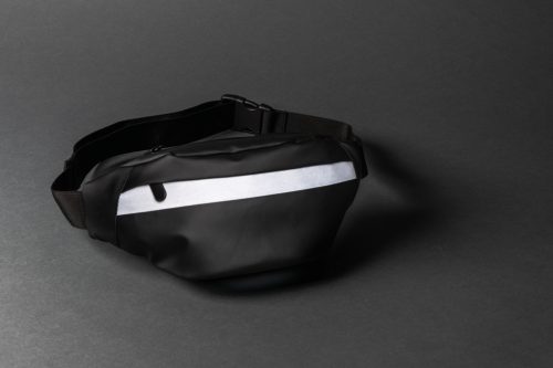 Borseta sport reflectorizanta, Everestus, 21OCT1242, 30 x 6.5 x 12 cm, Plastic, Poliuretan, Negru